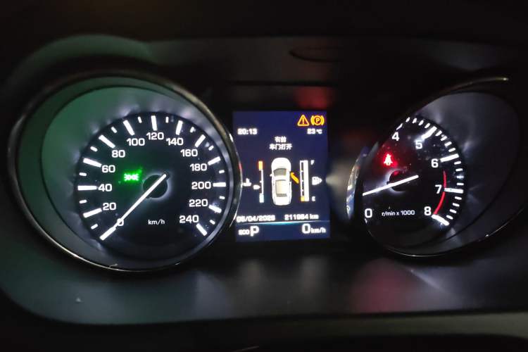 Used Land Rover Discovery Sport 2016 2.0T HSE Instrument Cluster