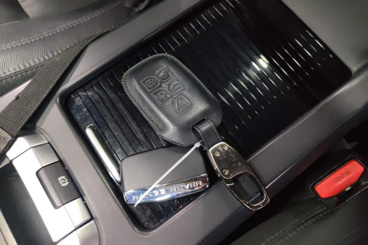 Used Land Rover Discovery Sport 2016 2.0T S Interior 1