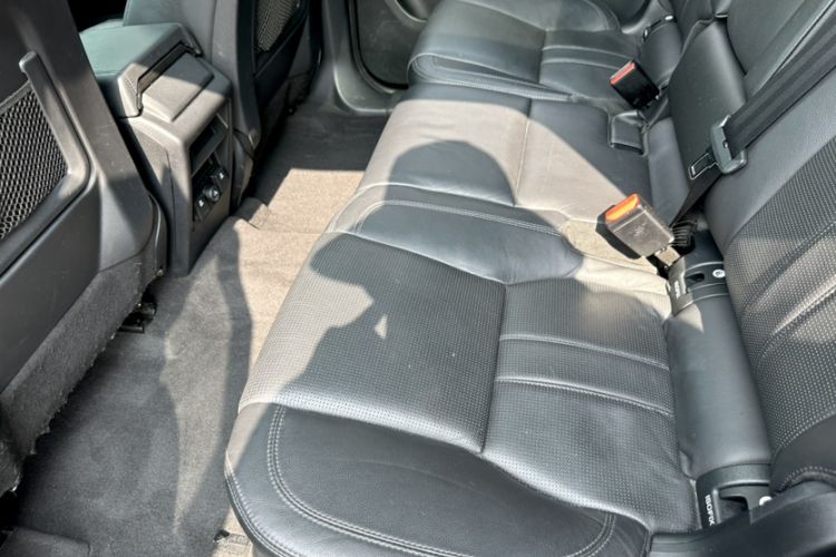 Used Land Rover Discovery Sport 2016 2.0T HSE Interior 10
