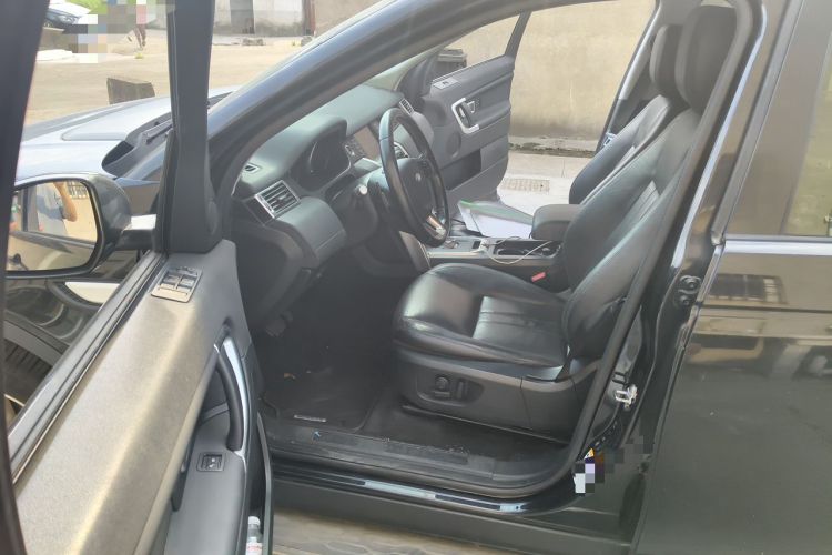 Used Land Rover Discovery Sport 2016 2.0T HSE Interior 3
