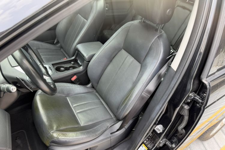 Used Land Rover Discovery Sport 2016 2.0T HSE Interior 4
