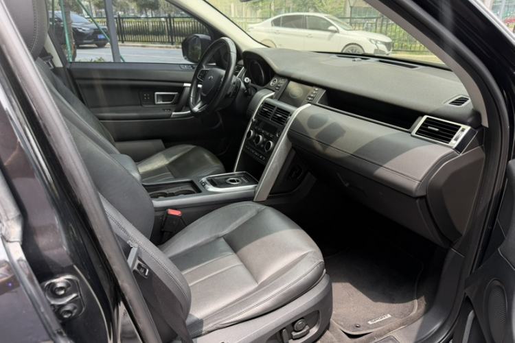 Used Land Rover Discovery Sport 2016 2.0T HSE Interior 6