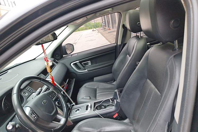 Used Land Rover Discovery Sport 2016 2.0T SE Left Front Seat