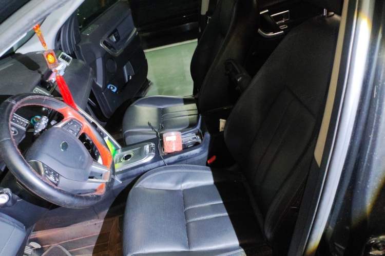 Used Land Rover Discovery Sport 2016 2.0T HSE Left Front Seat