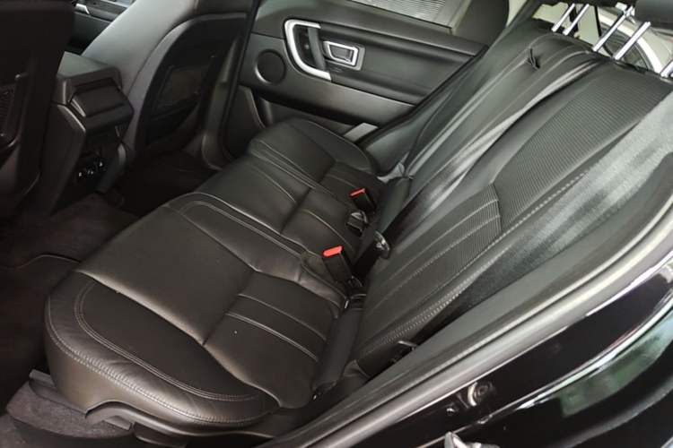 Used Land Rover Discovery Sport 2016 2.0T HSE Left Rear Seat