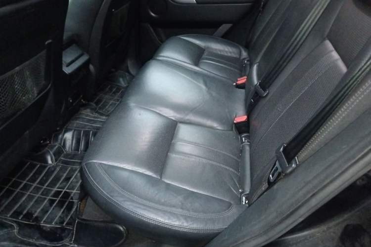 Used Land Rover Discovery Sport 2016 2.0T SE Left Rear Seat