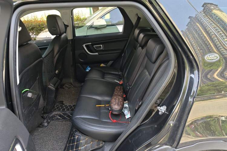 Used Land Rover Discovery Sport 2016 2.0T SE Left Rear Seat