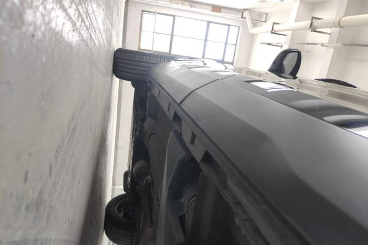 Used Land Rover Discovery Sport 2016 2.0T SE Left Side Sill