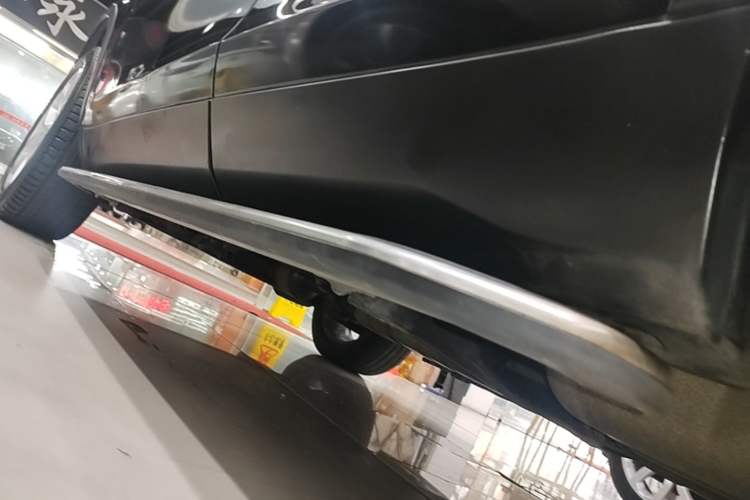 Used Land Rover Discovery Sport 2016 2.0T HSE Left Side Sill
