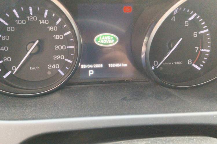 Used Land Rover Discovery Sport 2016 2.0T HSE Odometer Close Up