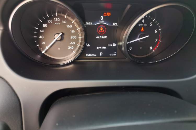 Used Land Rover Discovery Sport 2016 2.0T SE Odometer Close Up
