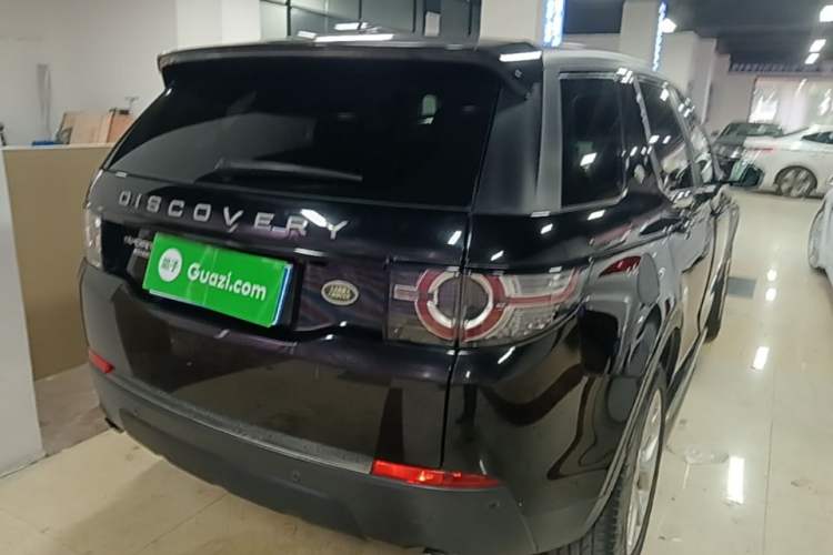Used Land Rover Discovery Sport 2016 2.0T HSE Rear Right 45 Deg