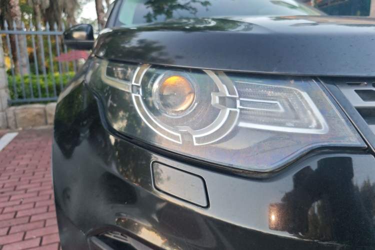 Used Land Rover Discovery Sport 2016 2.0T SE Right Front Headlight