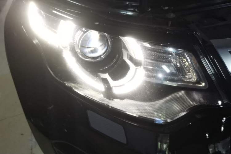 Used Land Rover Discovery Sport 2016 2.0T HSE Right Front Headlight