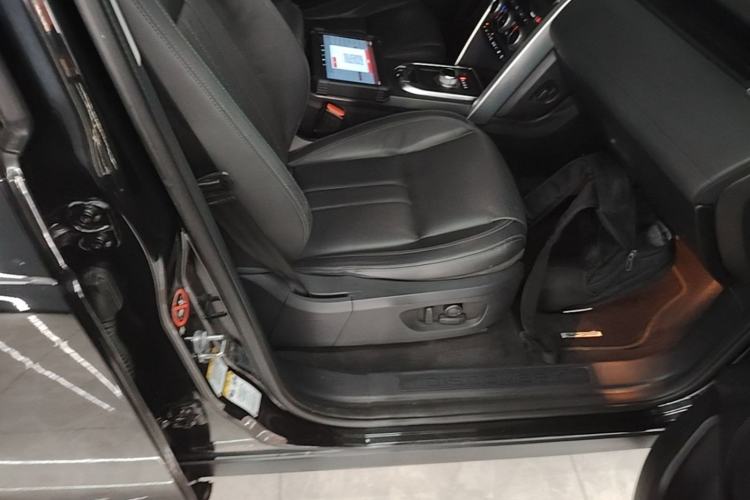 Used Land Rover Discovery Sport 2016 2.0T HSE Right Front Seat