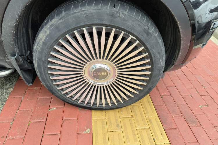Used Land Rover Discovery Sport 2016 2.0T HSE Right Front Wheel Hub