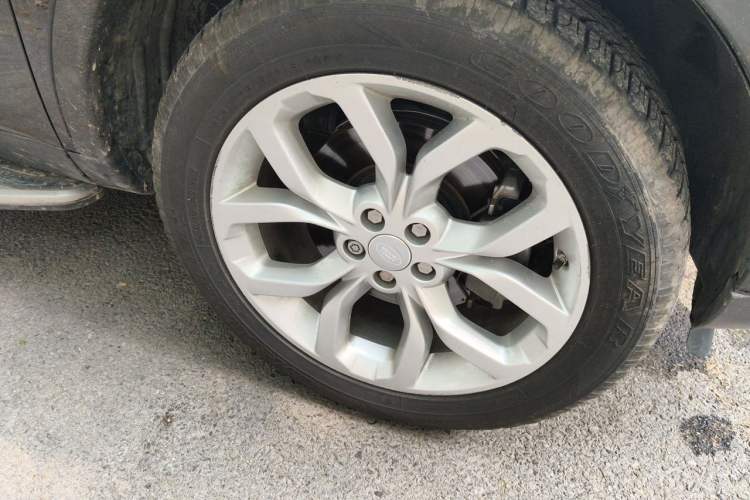 Used Land Rover Discovery Sport 2016 2.0T HSE Right Front Wheel Hub