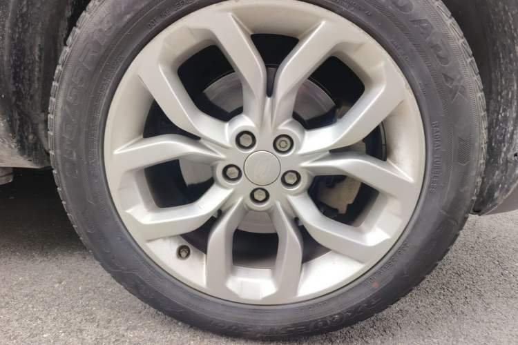 Used Land Rover Discovery Sport 2016 2.0T HSE Right Front Wheel Hub