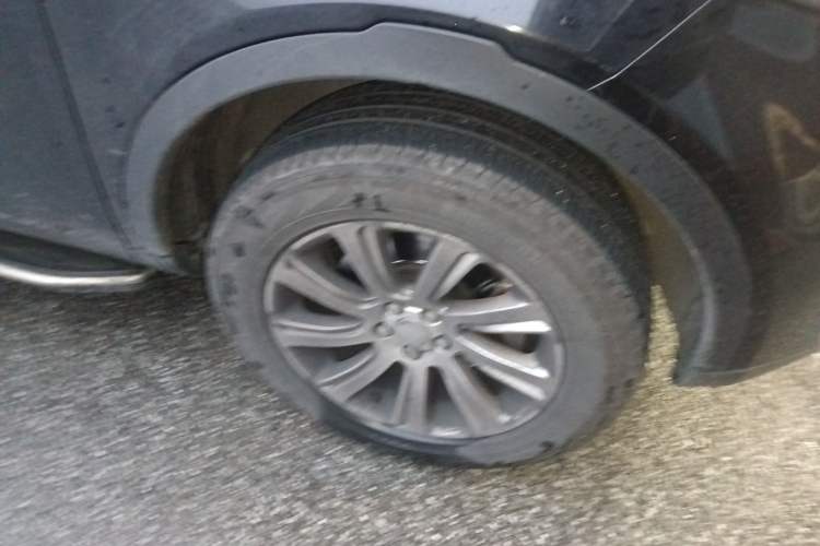 Used Land Rover Discovery Sport 2016 2.0T SE Right Front Wheel Hub