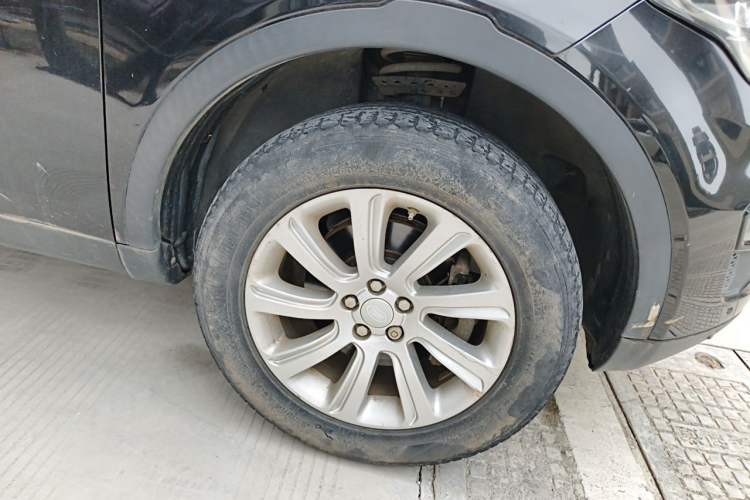 Used Land Rover Discovery Sport 2016 2.0T SE Right Front Wheel Hub