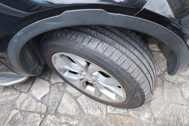 Used Land Rover Discovery Sport 2016 2.0T HSE Right Front Wheel Hub