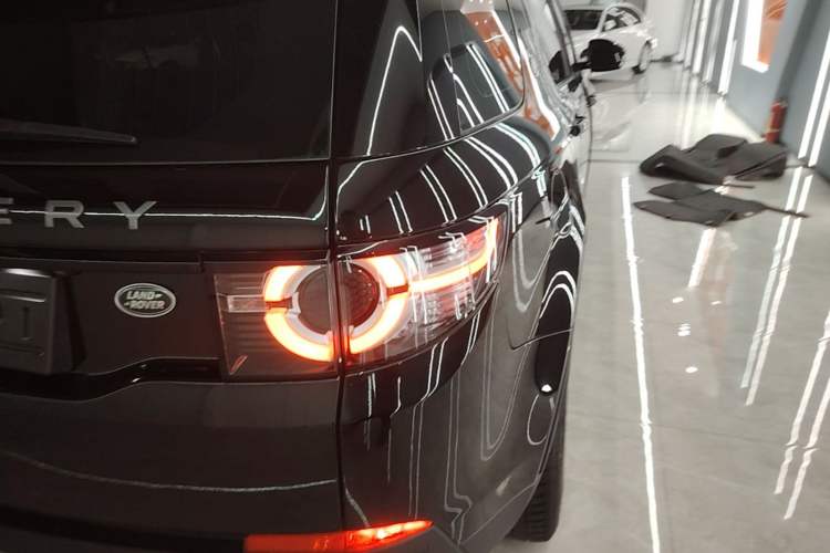 Used Land Rover Discovery Sport 2016 2.0T HSE Right Rear Taillight