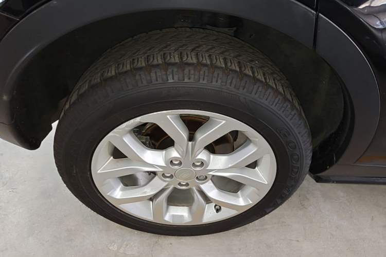 Used Land Rover Discovery Sport 2016 2.0T HSE Right Rear Wheel Hub