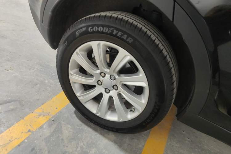 Used Land Rover Discovery Sport 2016 2.0T SE Right Rear Wheel Hub
