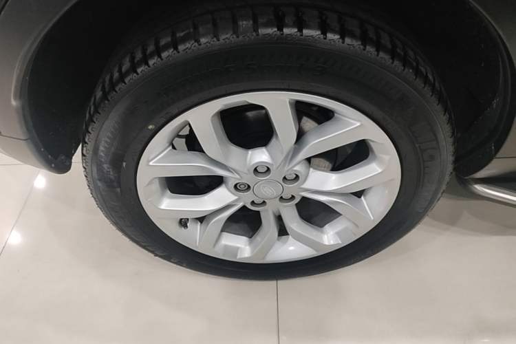 Used Land Rover Discovery Sport 2016 2.0T HSE Right Rear Wheel Hub