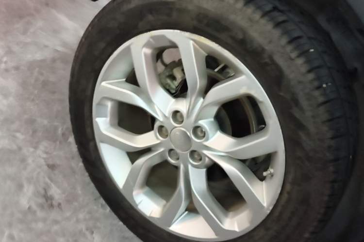 Used Land Rover Discovery Sport 2016 2.0T HSE Right Rear Wheel Hub