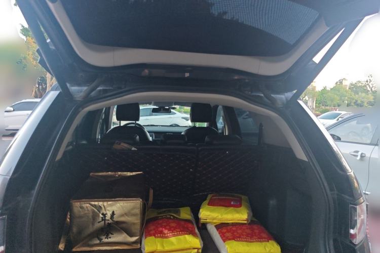 Used Land Rover Discovery Sport 2016 2.0T SE Trunk