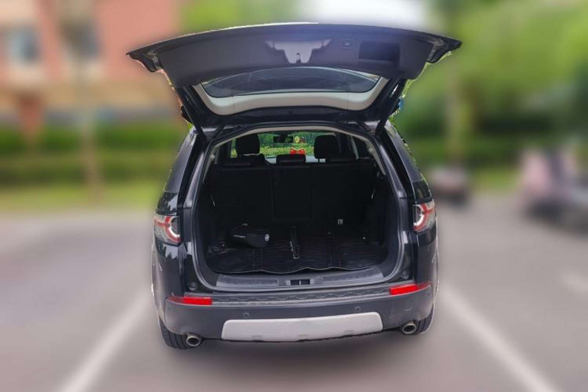 Used Land Rover Discovery Sport 2016 2.0T HSE Trunk