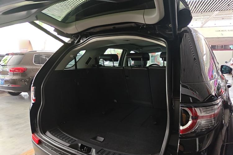 Used Land Rover Discovery Sport 2016 2.0T HSE Trunk