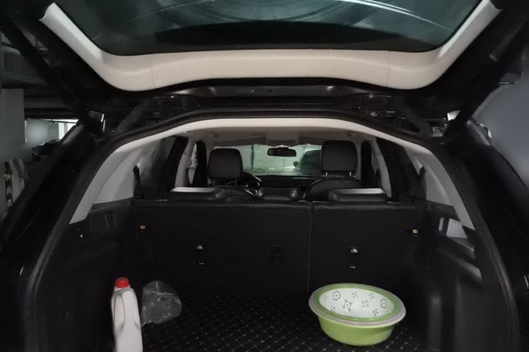 Used Land Rover Discovery Sport 2016 2.0T SE Trunk