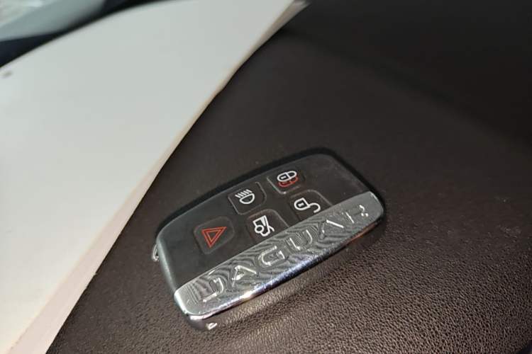Used Land Rover Discovery Sport 2016 2.0T HSE Vehicle Key