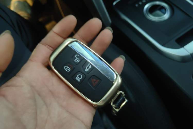 Used Land Rover Discovery Sport 2016 2.0T SE Vehicle Key