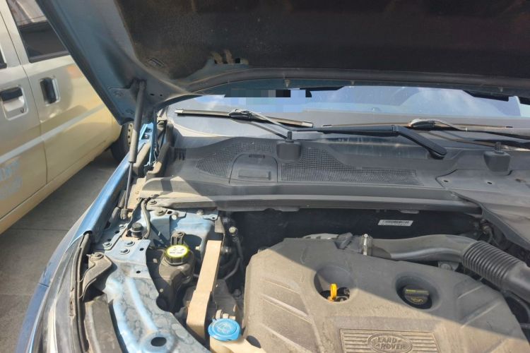 Used Land Rover Discovery Sport 2016 2.0T HSE Engine Bay Right