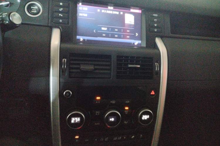 Used Land Rover Discovery Sport 2016 2.0T Limited-Edition Launch Audio And AC Panel