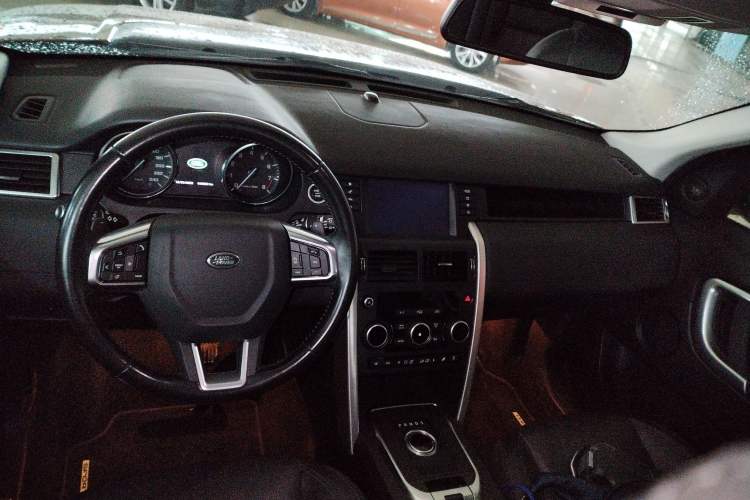 Used Land Rover Discovery Sport 2016 2.0T Limited-Edition Launch Center Console
