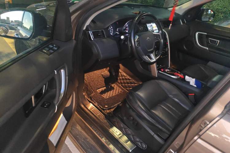 Used Land Rover Discovery Sport 2016 2.0T SE Driver Seat