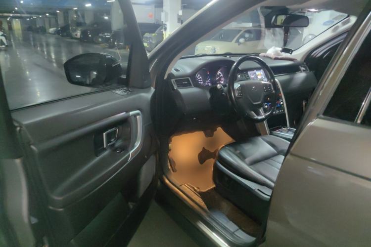 Used Land Rover Discovery Sport 2016 2.0T SE Driver Seat