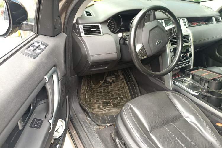 Used Land Rover Discovery Sport 2016 2.0T SE Driver Seat