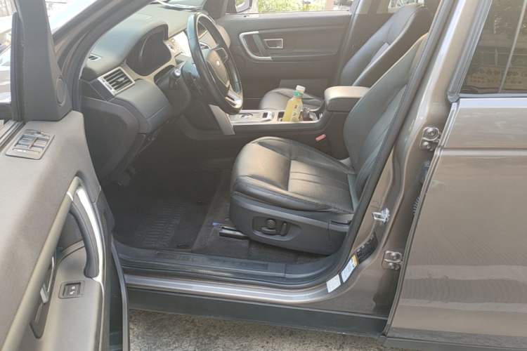 Used Land Rover Discovery Sport 2016 2.0T SE Driver Seat