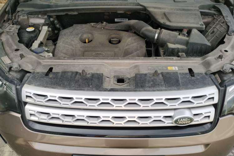 Used Land Rover Discovery Sport 2016 2.0T HSE Engine Bay