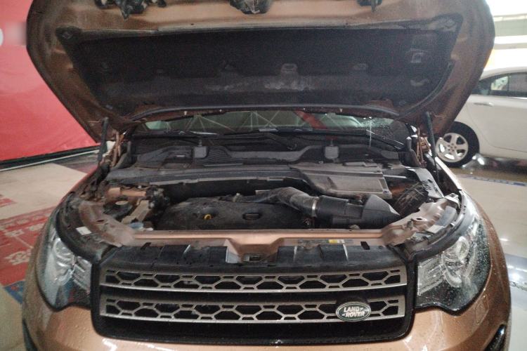 Used Land Rover Discovery Sport 2016 2.0T Limited-Edition Launch Engine Bay