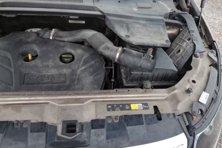 Used Land Rover Discovery Sport 2016 2.0T HSE Engine Bay Left