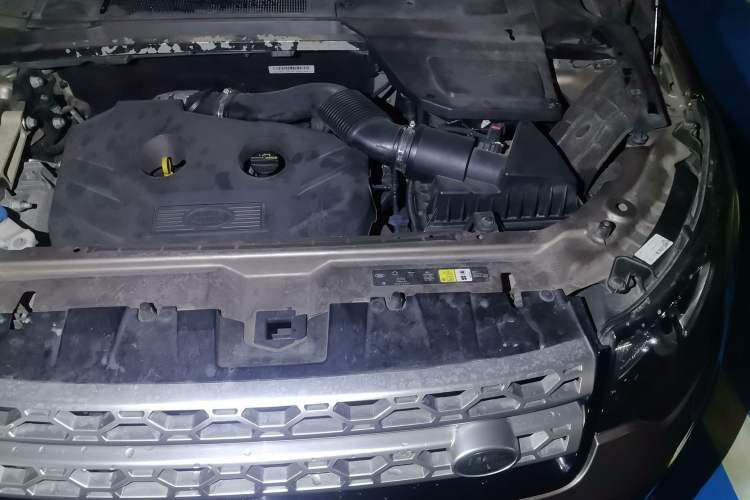 Used Land Rover Discovery Sport 2016 2.0T HSE Engine Bay Left