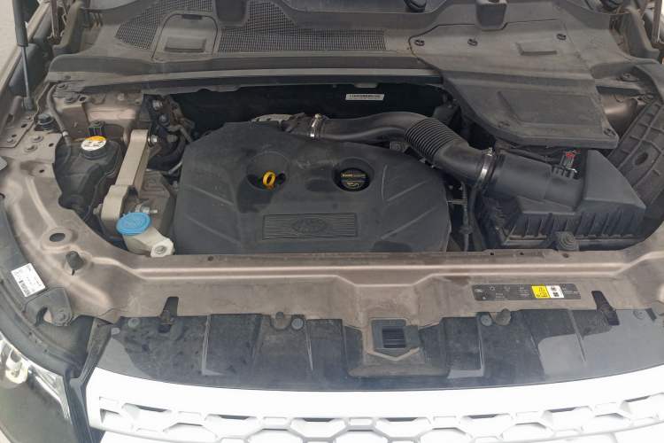 Used Land Rover Discovery Sport 2016 2.0T HSE Engine Bay