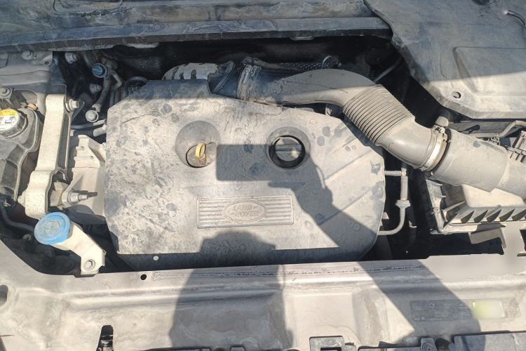 Used Land Rover Discovery Sport 2016 2.0T SE Engine Bay
