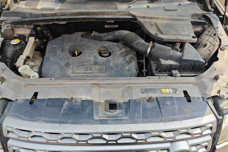 Used Land Rover Discovery Sport 2016 2.0T SE Engine Bay